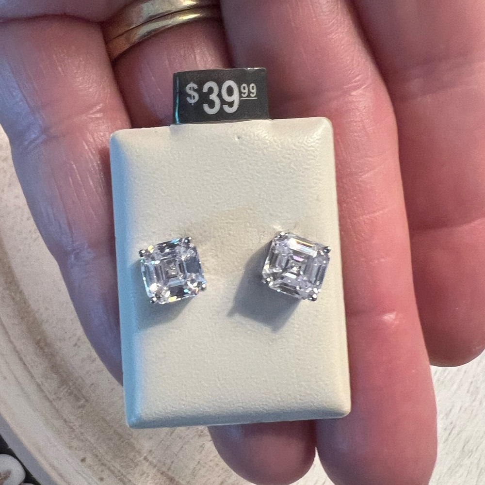 Elegant Sterling Silver 7mm Asscher CZ Stud Earrings
